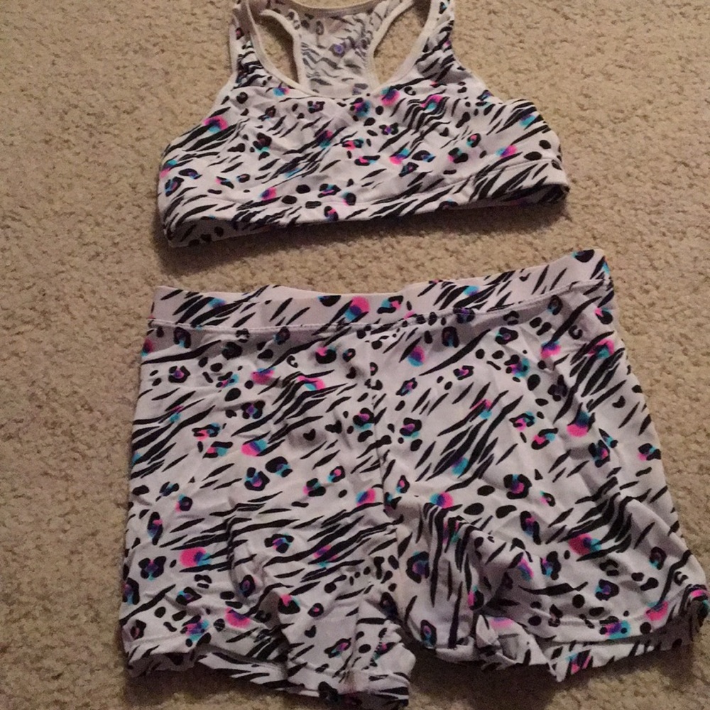 Sports bra and spandex set